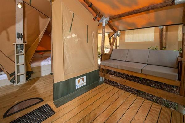 Camping Chateau De Galaure Chateauneuf-de-Galaure Bilik gambar