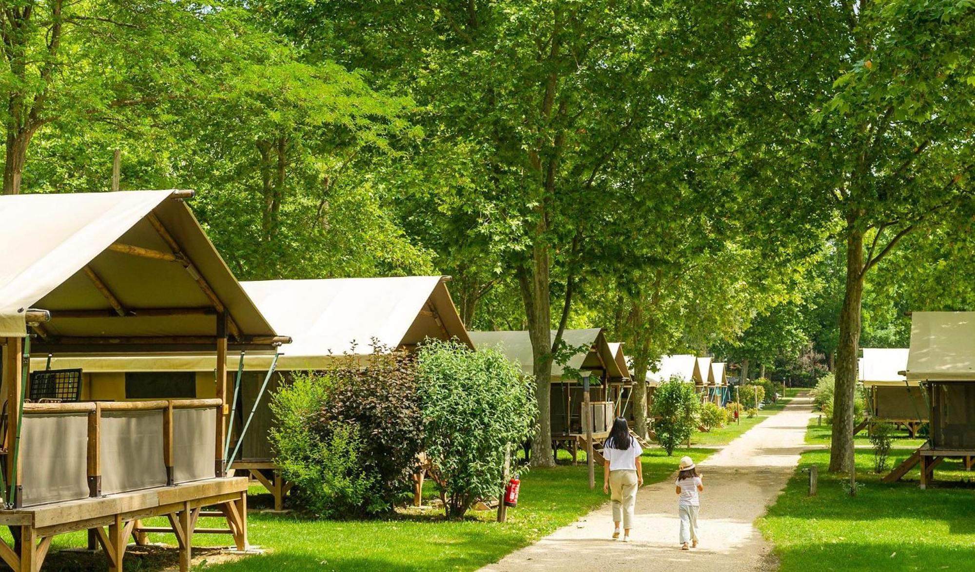 Camping Chateau De Galaure Chateauneuf-de-Galaure Luaran gambar
